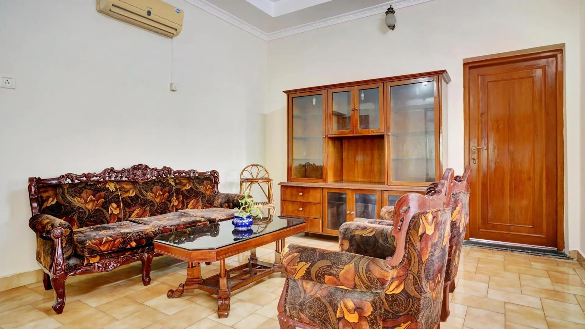 Hotel O Chalet Suites Kochi