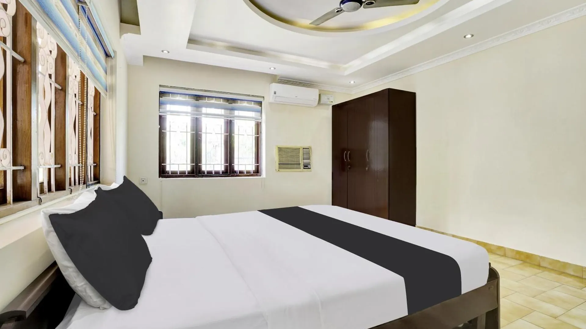 ***  Hotel O Chalet Suites Kochi Indien